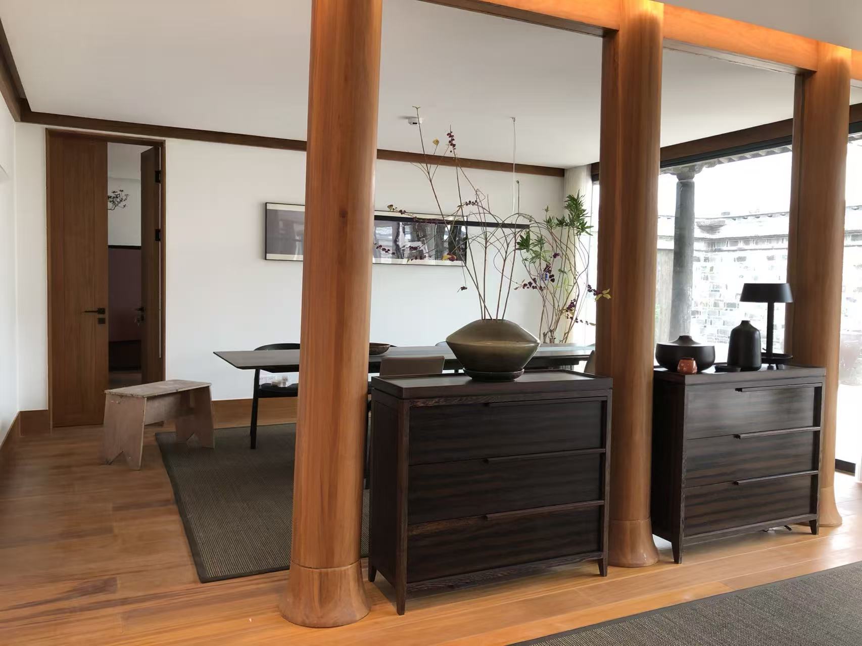 建设村百年古宅改造完成后的餐叙空间